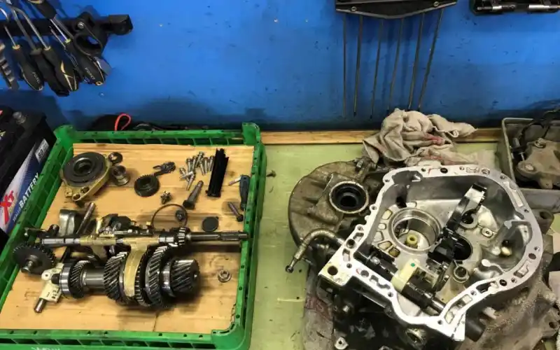 Mechanické práce a opravy motorů
