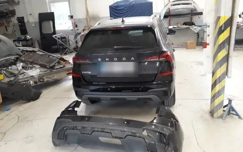 Škoda Kamiq mit montierter neuer Heckstoßstange